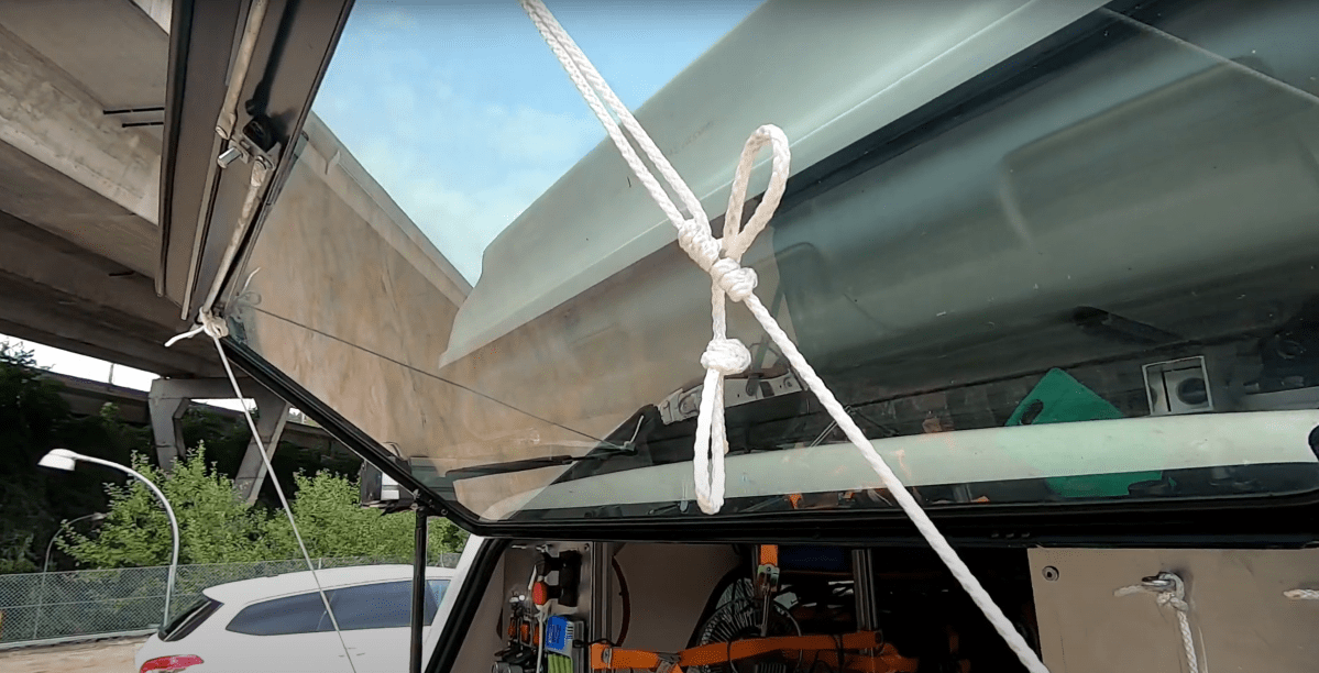 Securing the Back Window of our Hard Top with a Farrimond Friction&nbsp;Hitch